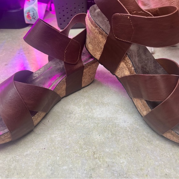 Pierre Dumas Women's Chantal-4 Wedge Sandal Sz 10 in Whiskey Like New! - Picture 9 of 10